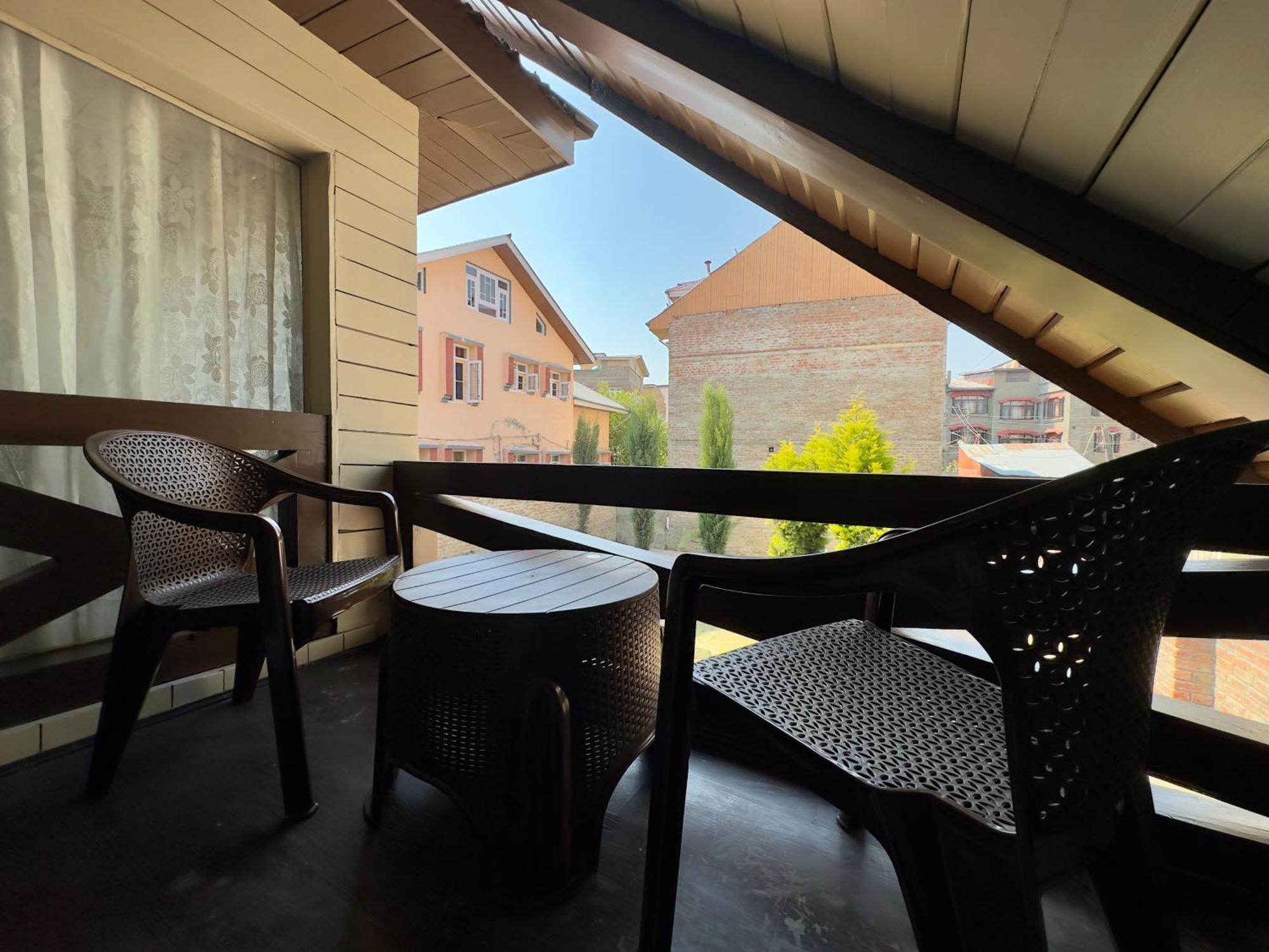 The Chinar Retreat Hut Hotel Srinagar  Exterior photo