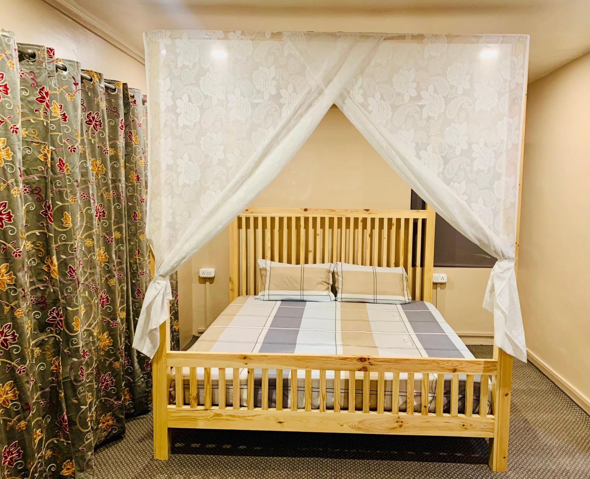 The Chinar Retreat Hut Hotel Srinagar  Exterior photo